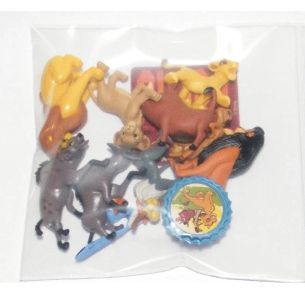 The Lion King Movie Figure Set of 12, with Bonus Sticker and Ring! - Picture 6 of 6